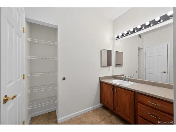 $325,000 | 5733 North Gibralter Way, Unit 306, Aurora, CO 80019