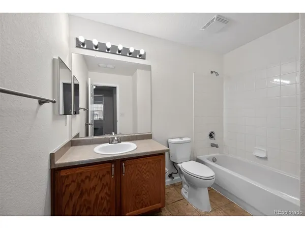 $325,000 | 5733 North Gibralter Way, Unit 306, Aurora, CO 80019