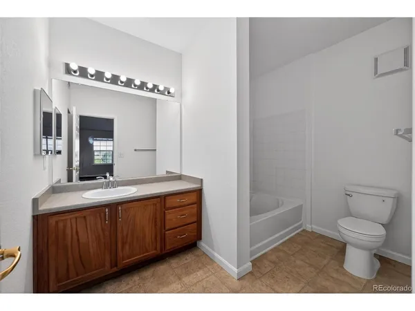 $325,000 | 5733 North Gibralter Way, Unit 306, Aurora, CO 80019
