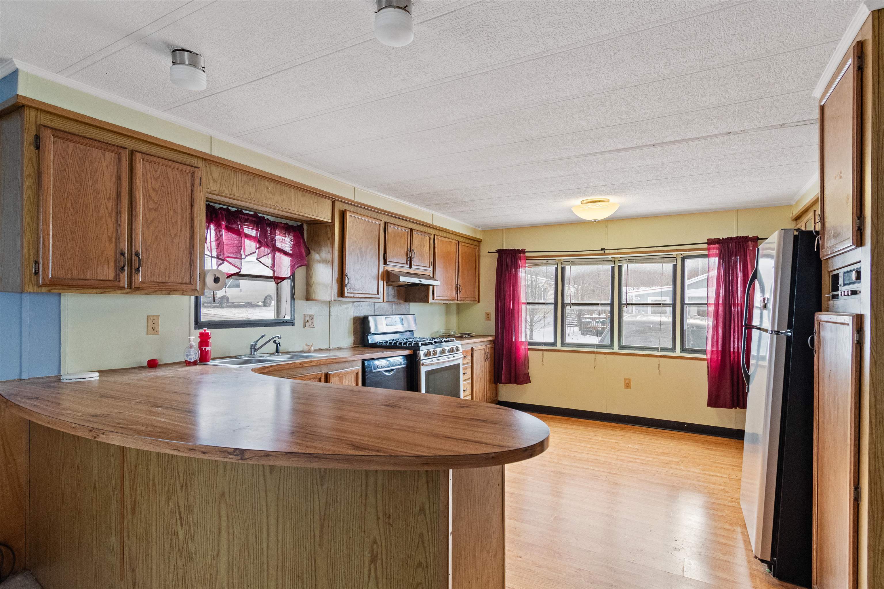 363 Penny Lane Shelburne, VT 05482 - Photo 2 of 21