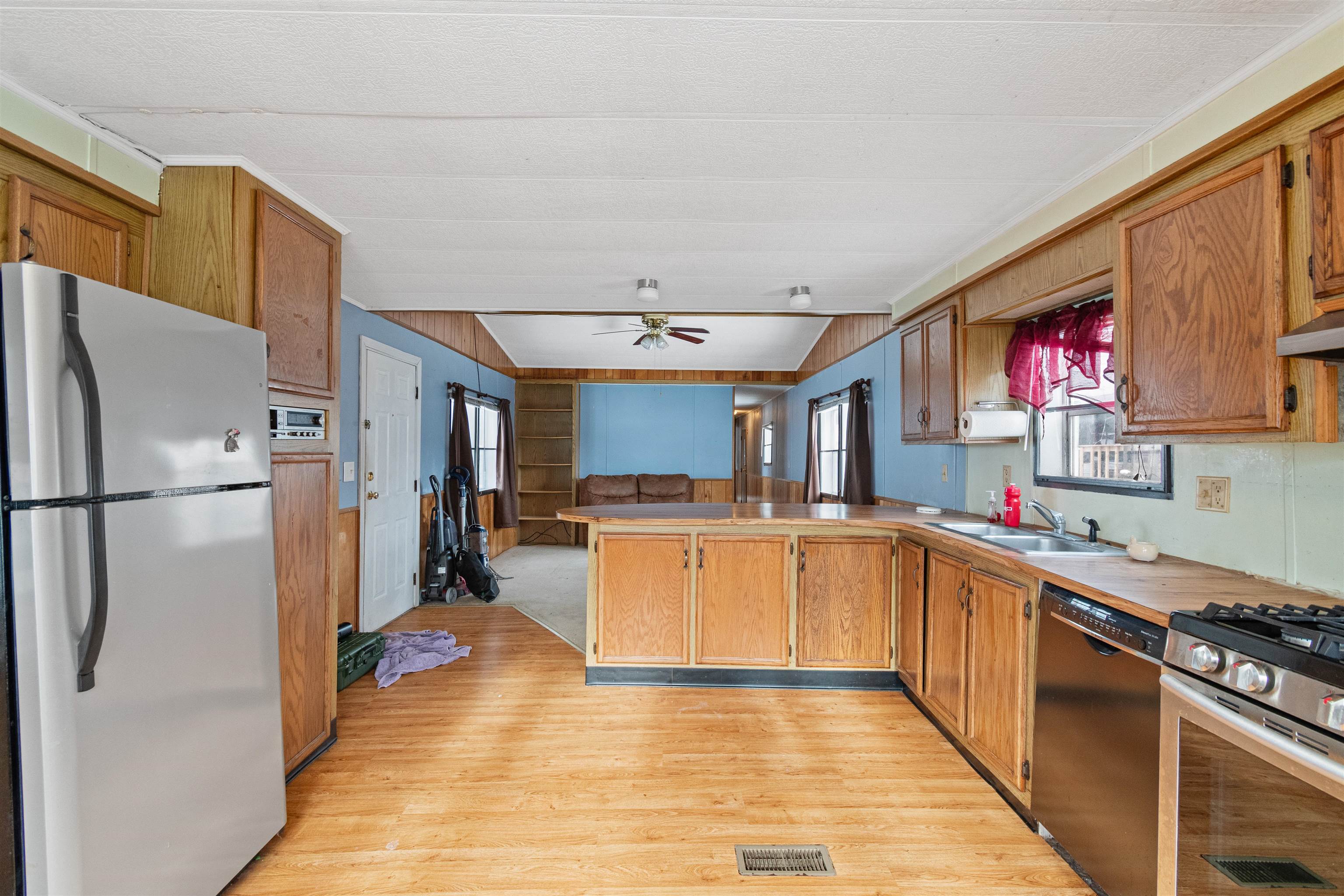 363 Penny Lane Shelburne, VT 05482 - Photo 3 of 21