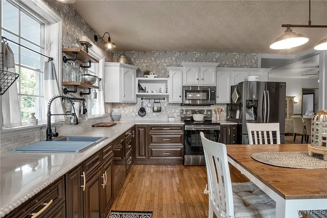 $799,900 | 568 Town Line Road, Lancaster, NY 14086