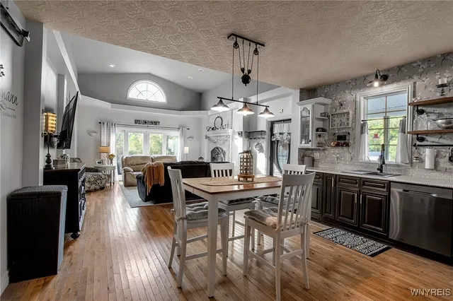 $799,900 | 568 Town Line Road, Lancaster, NY 14086