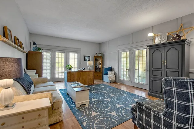 $799,900 | 568 Town Line Road, Lancaster, NY 14086