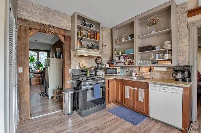 $799,900 | 568 Town Line Road, Lancaster, NY 14086