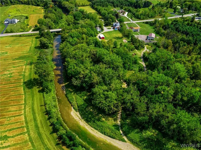 $799,900 | 568 Town Line Road, Lancaster, NY 14086