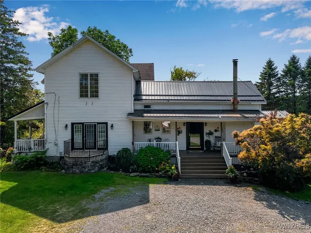 $799,900 | 568 Town Line Road, Lancaster, NY 14086