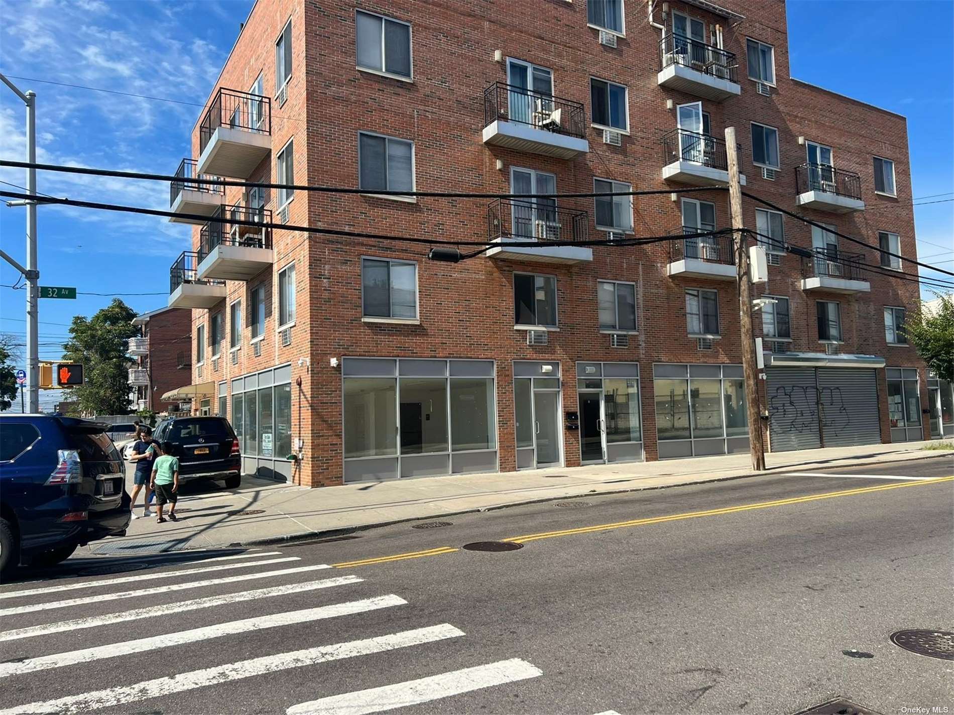 3153 Linden Place, Unit 2E, Queens, NY 11354 Compass