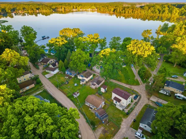 $89,900 | 11106 Patterson Lake Drive, Pinckney, MI 48169