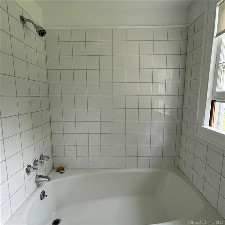 92 Compo Road South Westport, CT 06880 - Photo 15 of 19 Newly re-tiled Bathtub surround.