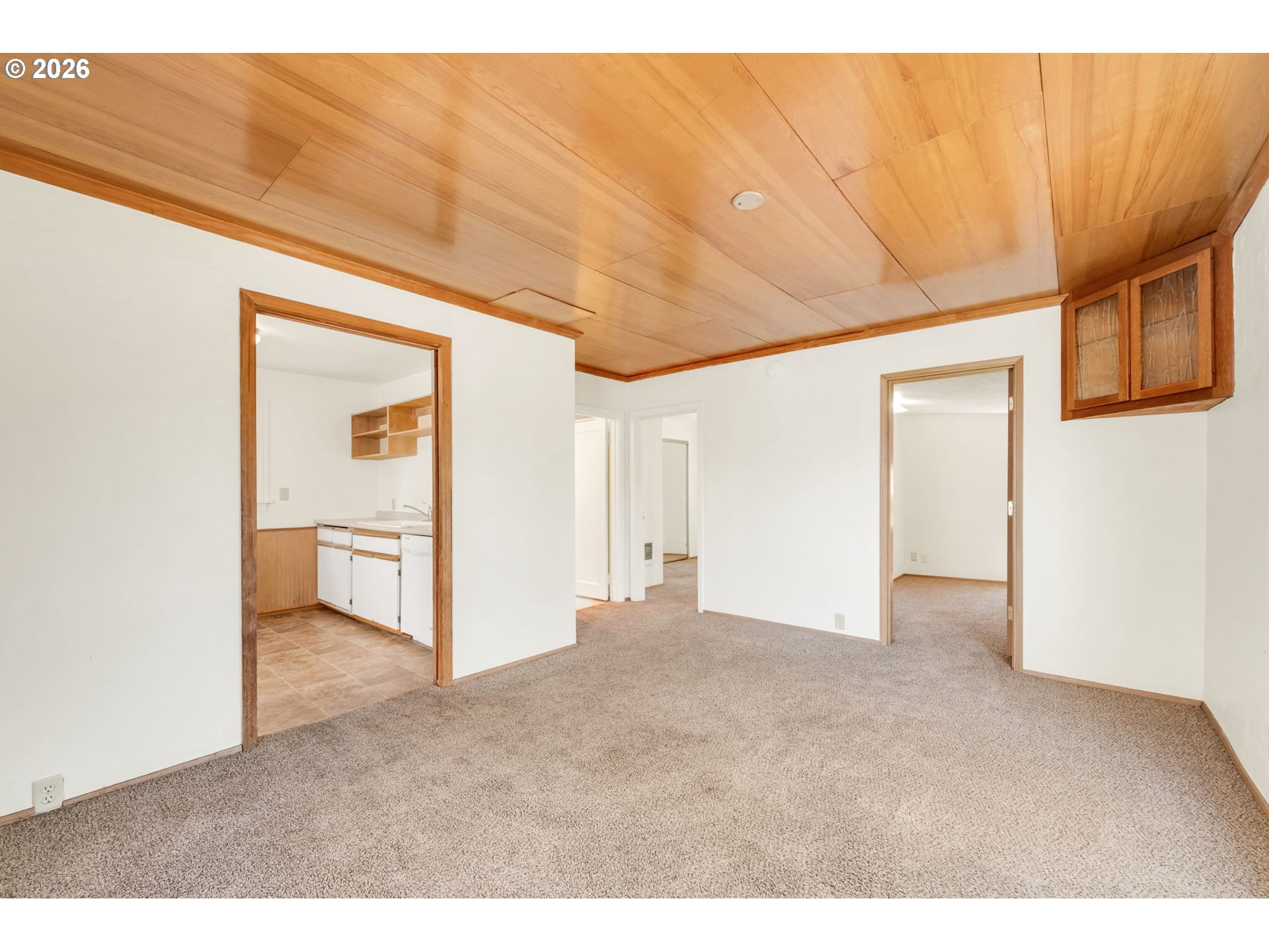 2025 Devos Street Eugene, OR 97402 - Photo 14 of 29