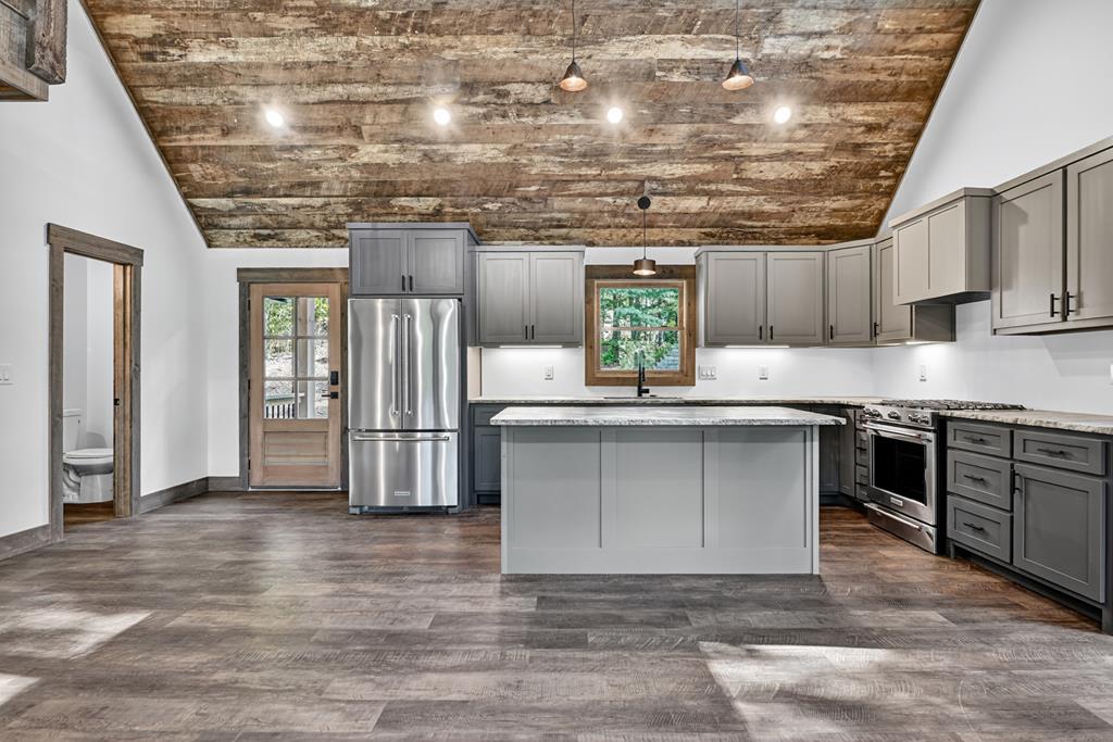 201 Plantation Lane Blue Ridge, GA 30513 - Photo 12 of 46 Gallery Image 12