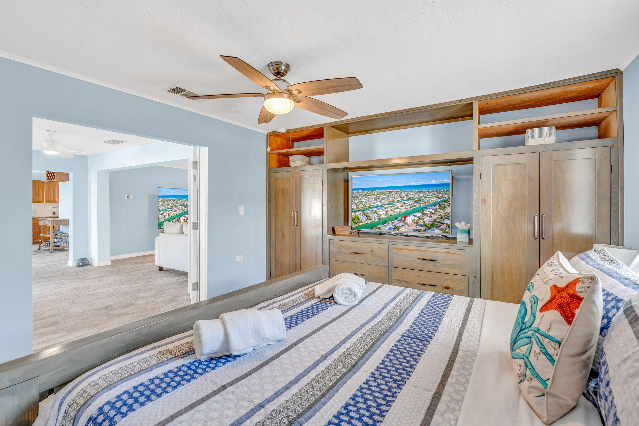 600 12th Street Key Colony Beach, FL 33051 - Photo 15 of 40 a living room with a rug and a rug