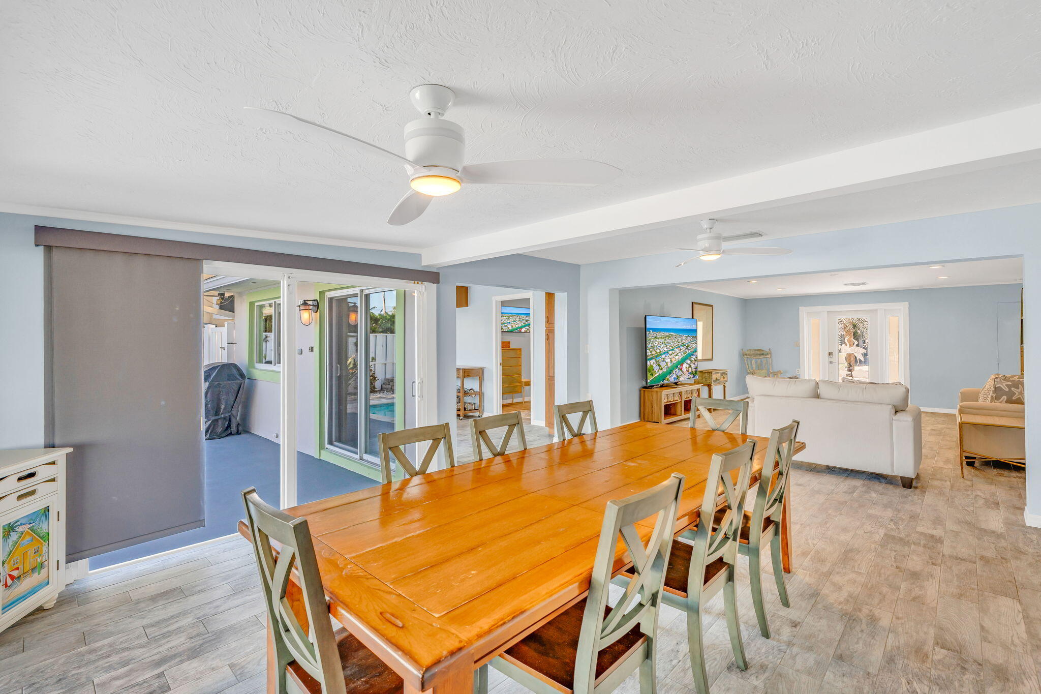 600 12th Street Key Colony Beach, FL 33051 - Photo 19 of 40 a dining room with furniture and wooden floor