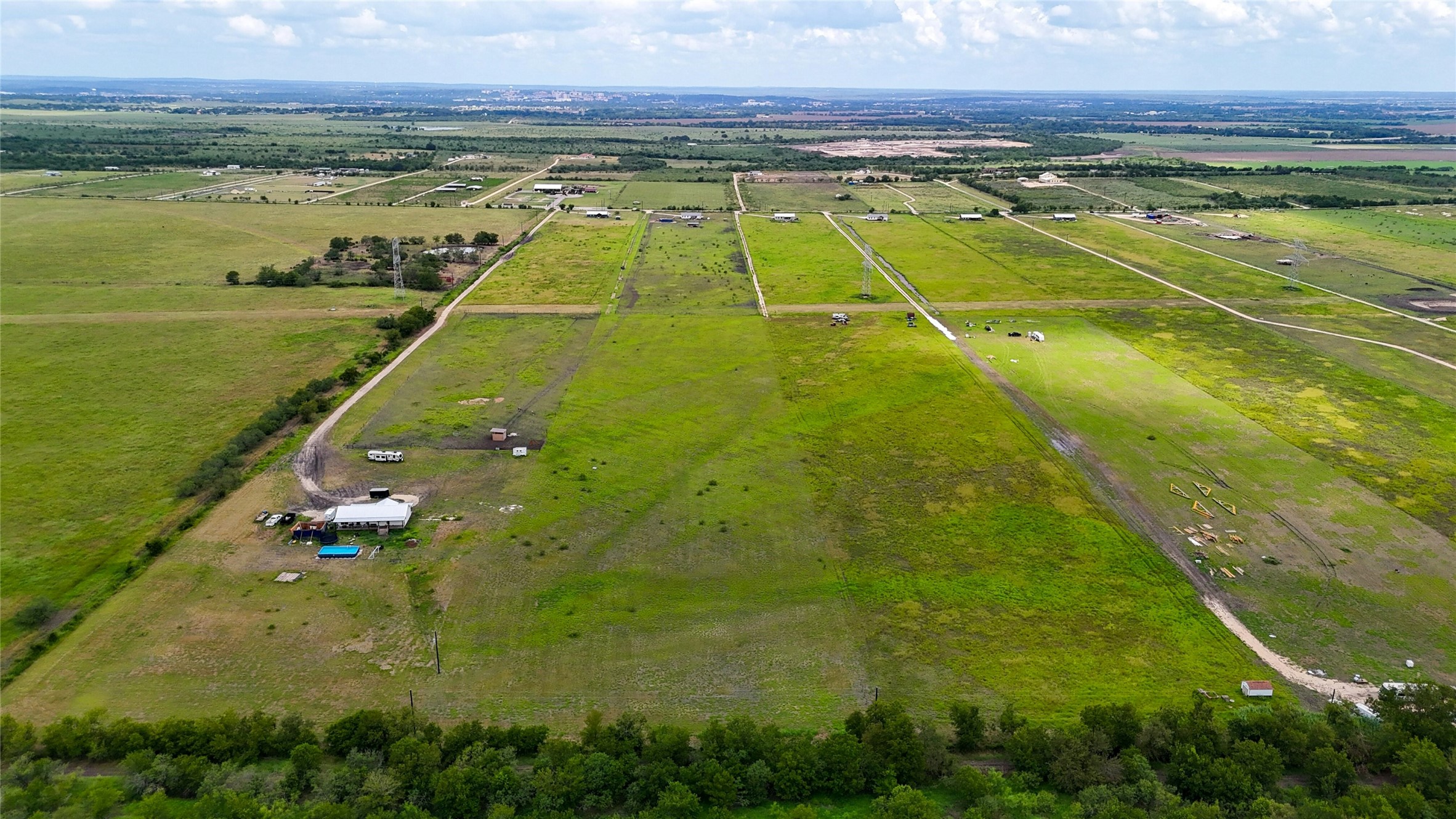 1377 Scull Road Martindale, TX 78655 - Photo 4 of 7 a view of a tennis court