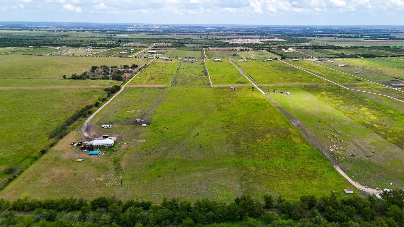 1377 Scull Road Martindale, TX 78655 - Photo 4 of 7 a view of a tennis court
