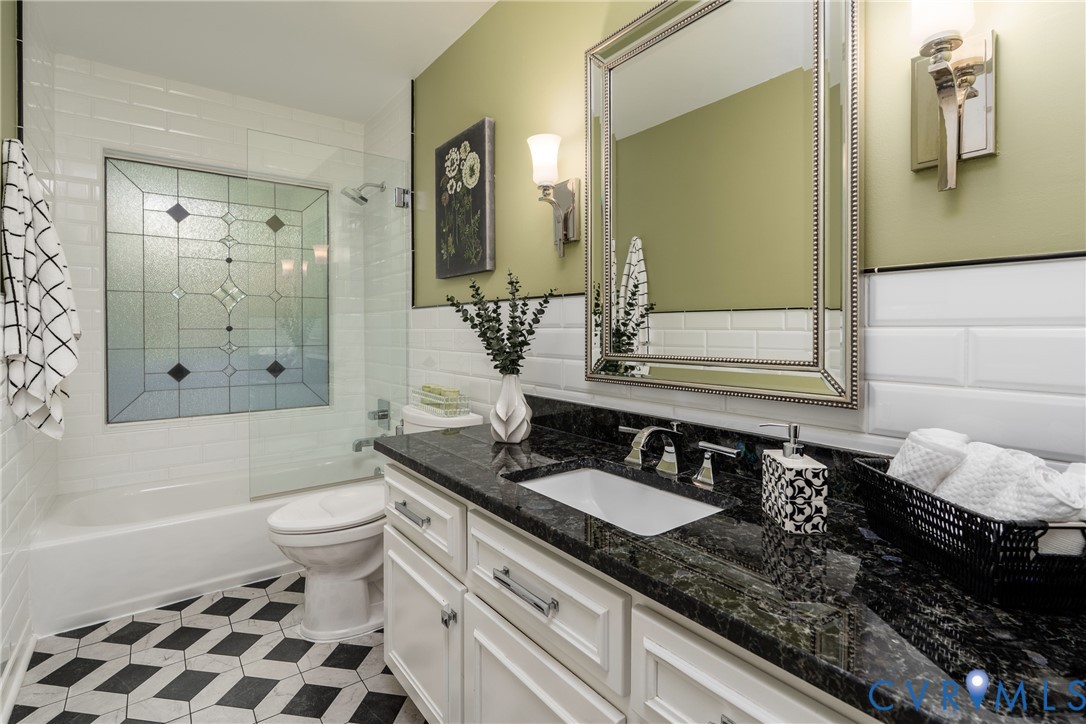 4618 Five Springs Road Midlothian, VA 23112 - Photo 20 of 35 Hall Bath