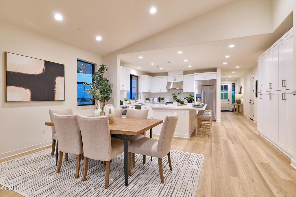 3245 Arrowhead Court Altadena, CA 91001 - Photo 9 of 37 a view of a dining room with furniture