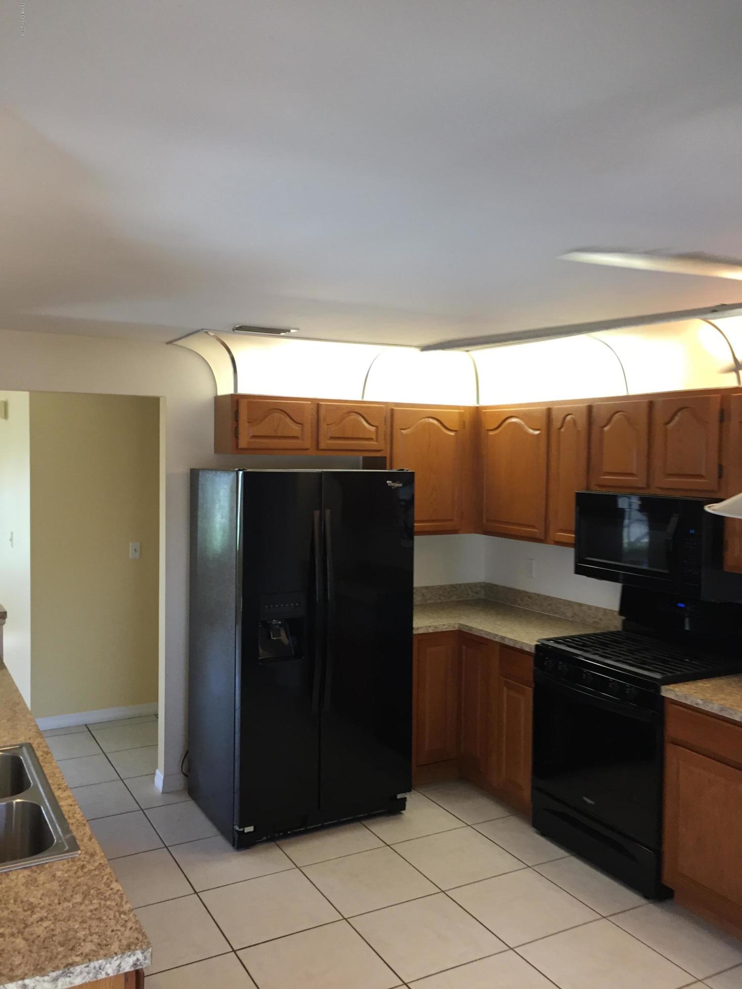 862 Croton Road Rockledge, FL 32955 - Photo 4 of 23 kitchen