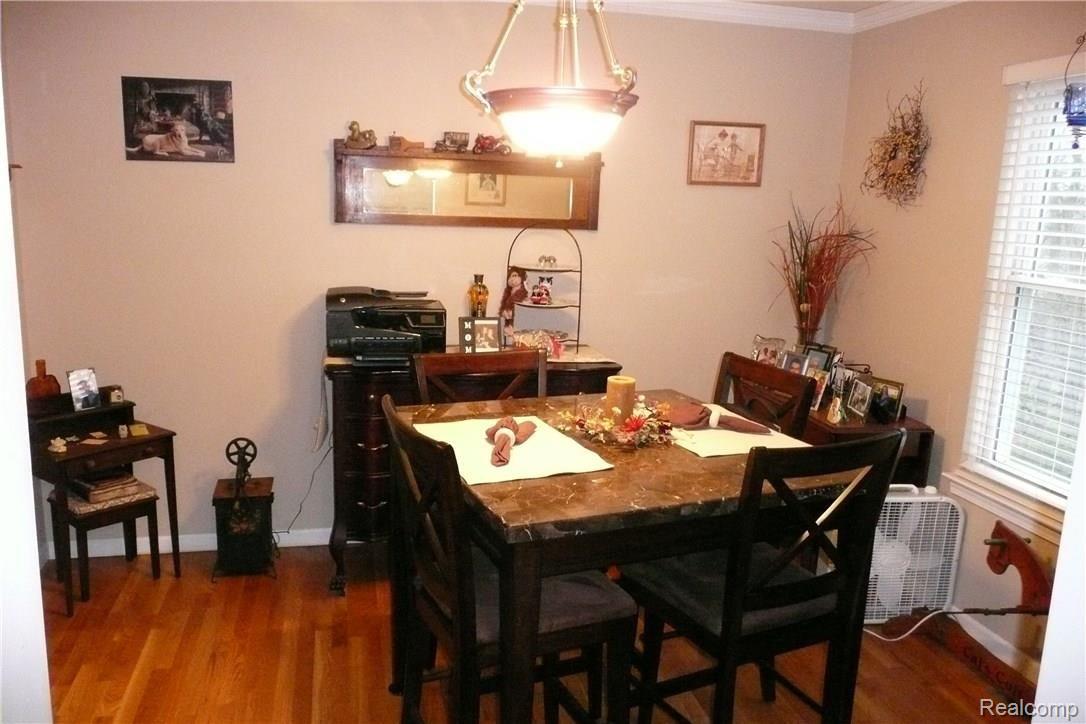 9200 Chilson Road Pinckney, MI 48169 - Photo 11 of 26 Dining Room