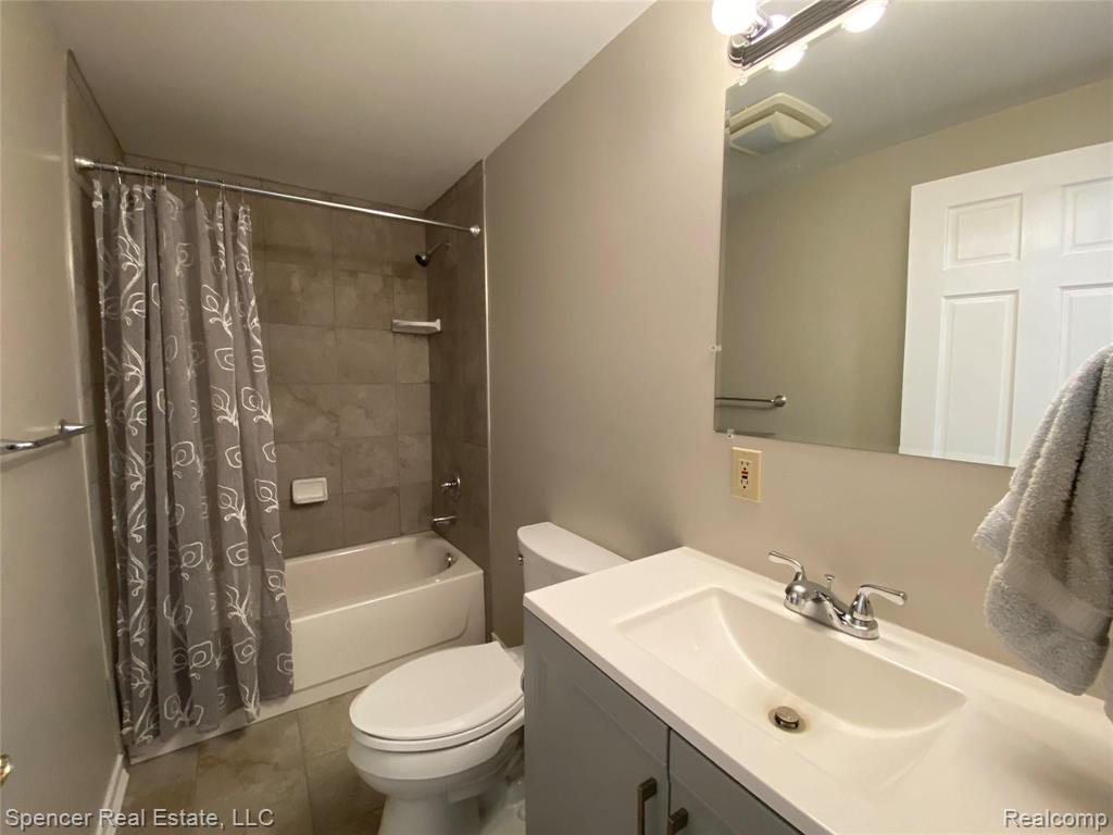 1986 Capac Road Allenton, MI 48002 - Photo 28 of 43