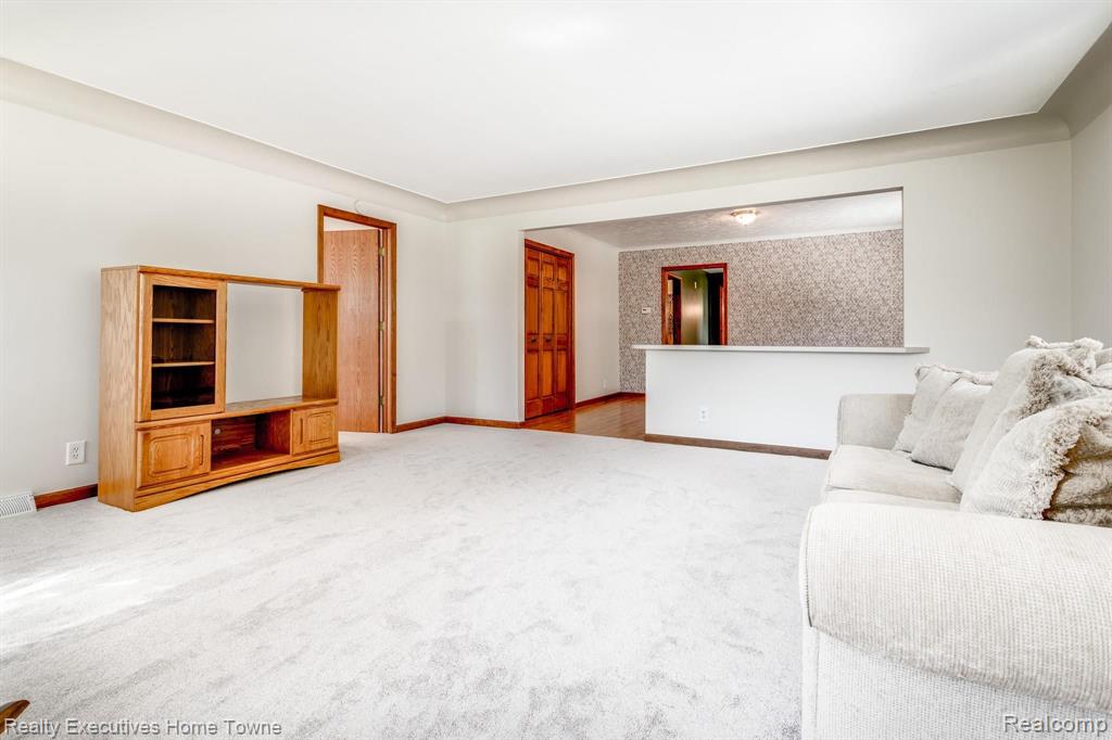 4380 Atkins Road Port Huron, MI 48060 - Photo 7 of 34 Gallery Image 7