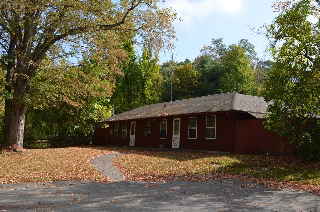 405 Market Hill Road Amherst, MA 01002 - Photo 27 of 30