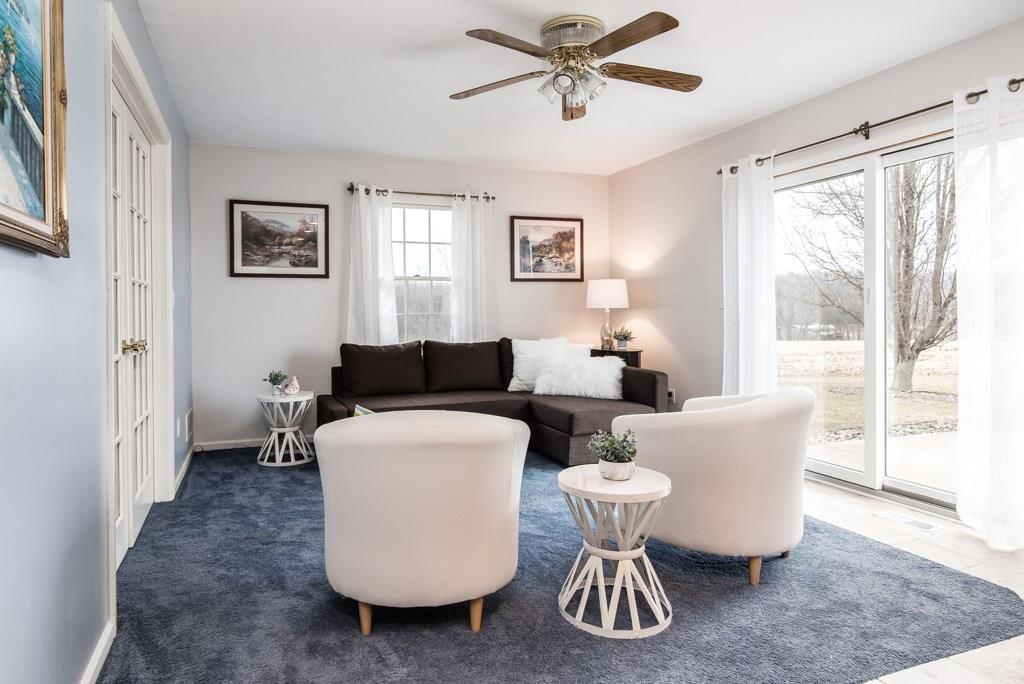 225 Logan Road Valencia, PA 16059 - Photo 6 of 25 Such an inviting family /entertaining space!