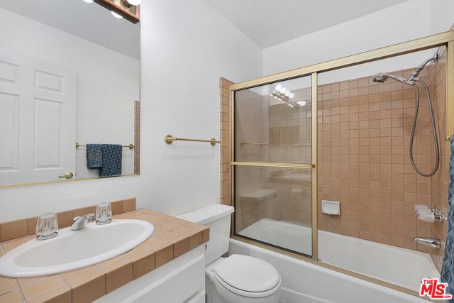 $3,950 | 1040 North Gardner Street, Unit 8, West Hollywood, CA 90046