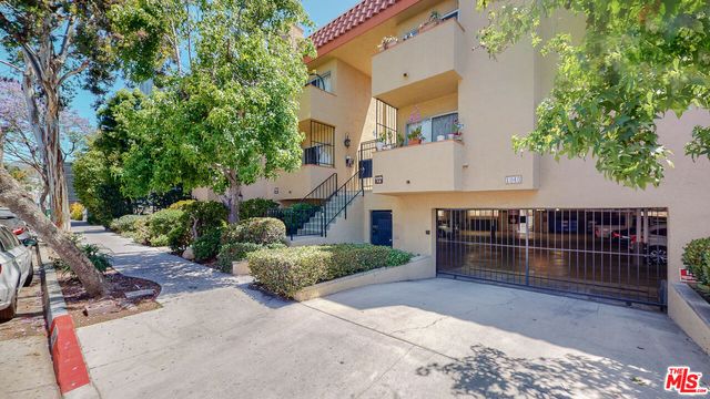 $3,950 | 1040 North Gardner Street, Unit 8, West Hollywood, CA 90046