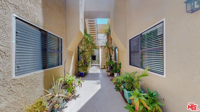 $3,950 | 1040 North Gardner Street, Unit 8, West Hollywood, CA 90046