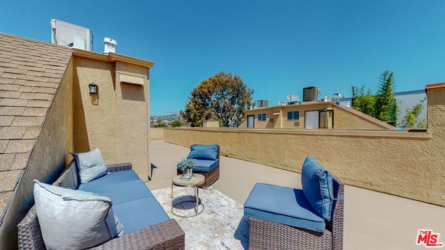 $3,950 | 1040 North Gardner Street, Unit 8, West Hollywood, CA 90046