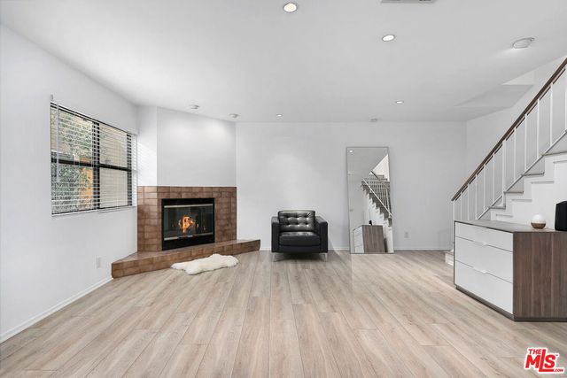 $3,950 | 1040 North Gardner Street, Unit 8, West Hollywood, CA 90046