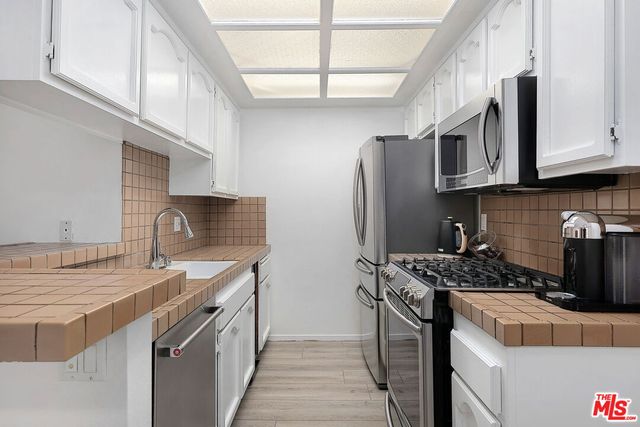 $3,950 | 1040 North Gardner Street, Unit 8, West Hollywood, CA 90046