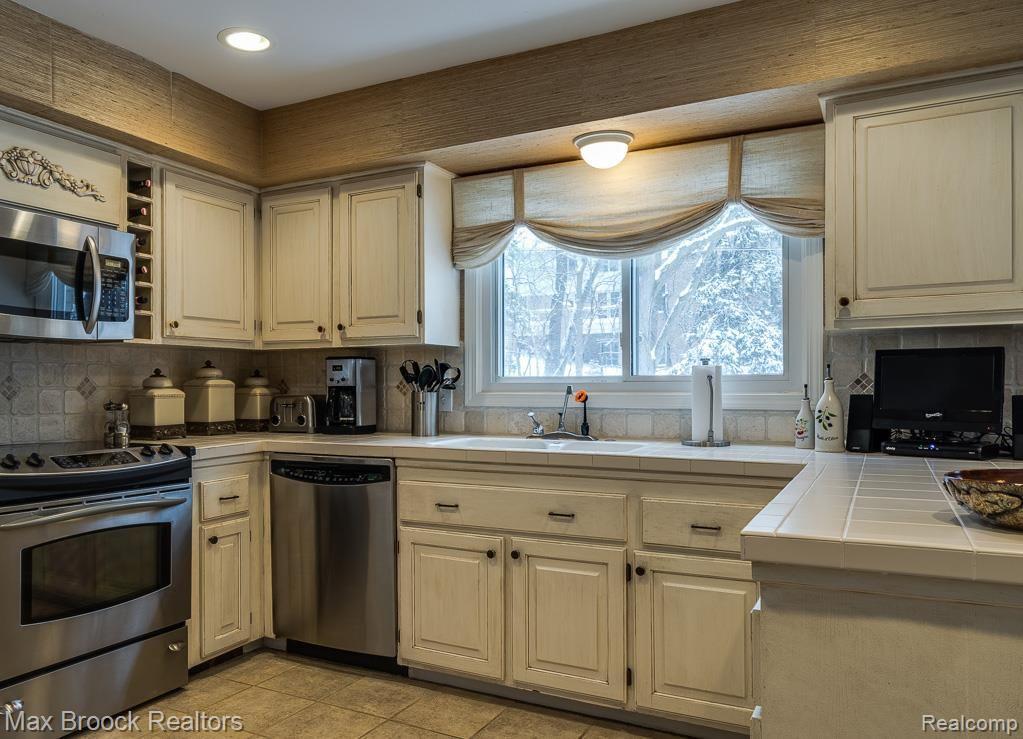 837 Foxhall Road Bloomfield Hills, MI 48304 - Photo 10 of 26 837 Foxhall Road, Bloomfield Hills MI, Grieser, 02-04-15-1049_enfused.jpg