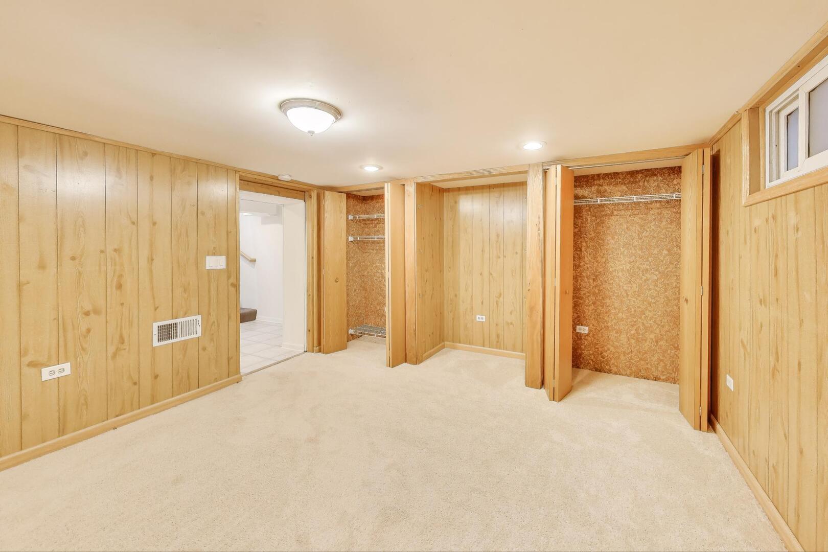 828 Dell Road Northbrook, IL 60062 - Photo 23 of 37 a view of an empty room