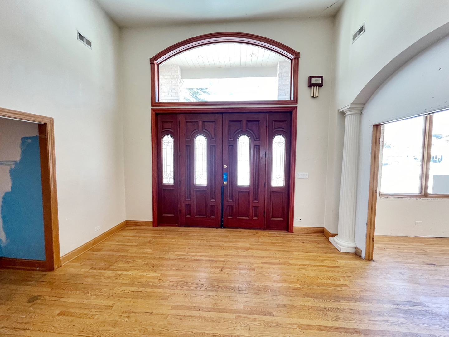 325 Red Oak Road Northbrook, IL 60062 - Photo 8 of 17 a view of entrance door with hallway