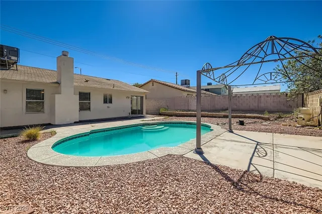 $2,150 | 710 Arrowhead Trail, Henderson, NV 89002
