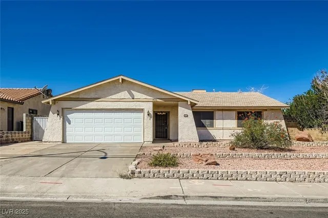 $2,150 | 710 Arrowhead Trail, Henderson, NV 89002