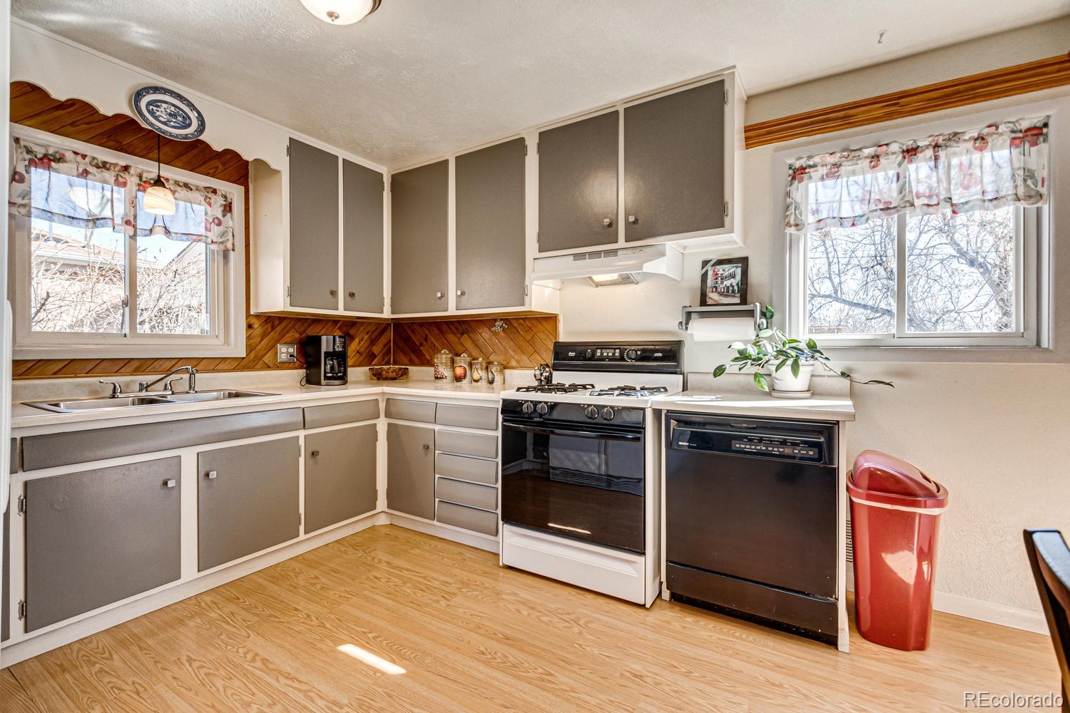 7914 Raritan Street Denver, CO 80221 - Photo 8 of 24 Gallery Image 8