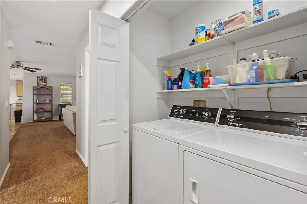 34990 County Line Road Yucaipa, CA 92399 - Photo 29 of 51 a utility room with dryer and washer