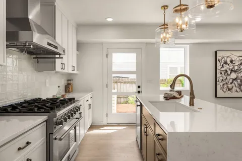 $695,000 | 1420 10th Avenue North, Nashville, TN 37208