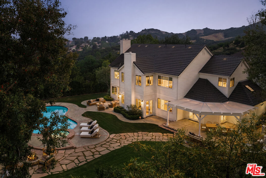 24049 Chestnut Way Calabasas, CA 91302 - Photo 36 of 37