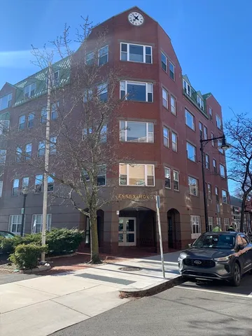 $1,950 | 289 Essex Street, Unit 102 STUDIO, Salem, MA 01970