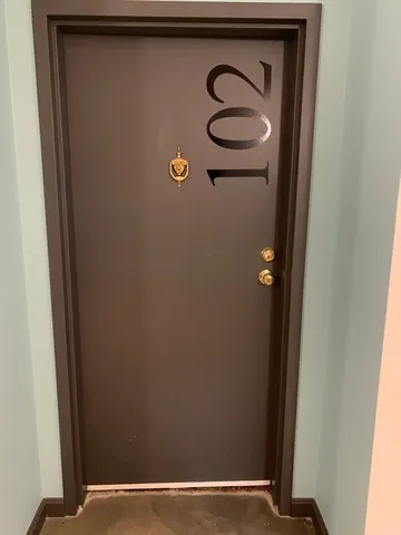 $1,950 | 289 Essex Street, Unit 102 STUDIO, Salem, MA 01970