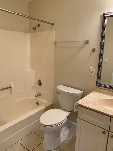 $1,950 | 289 Essex Street, Unit 102 STUDIO, Salem, MA 01970