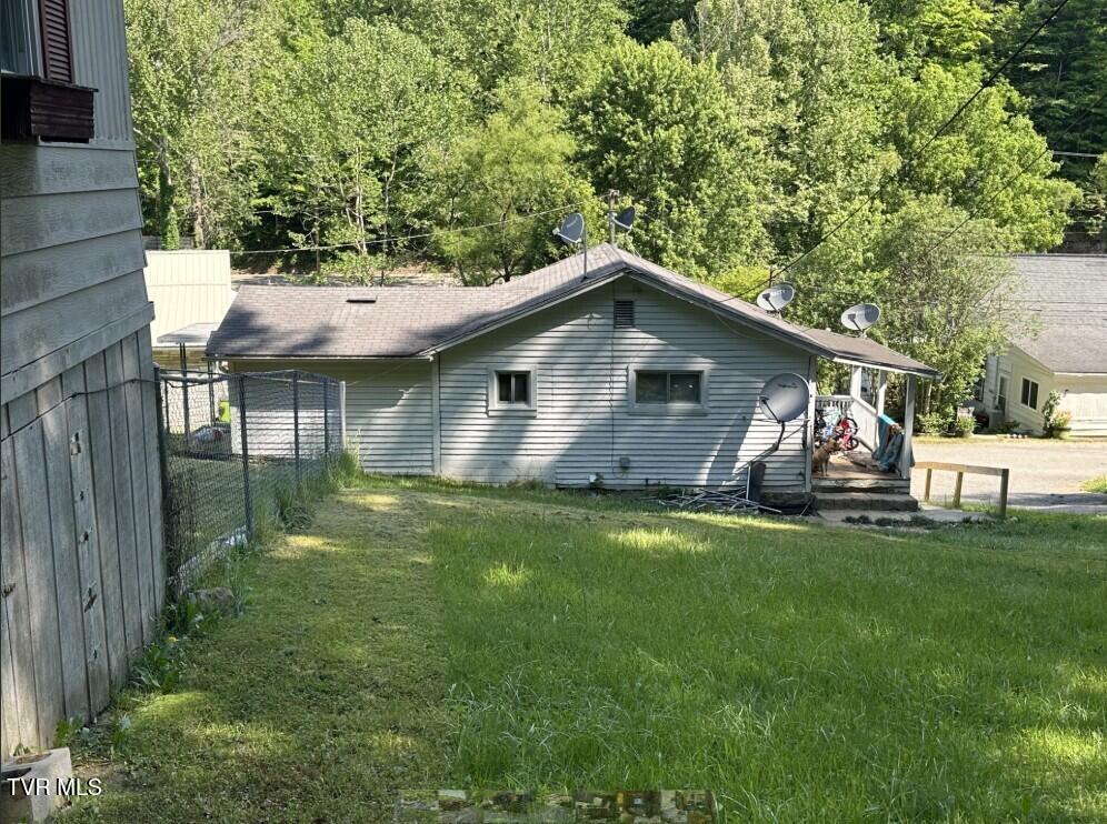 8126 South River Road Pound, VA 24279 - Photo 19 of 35 1