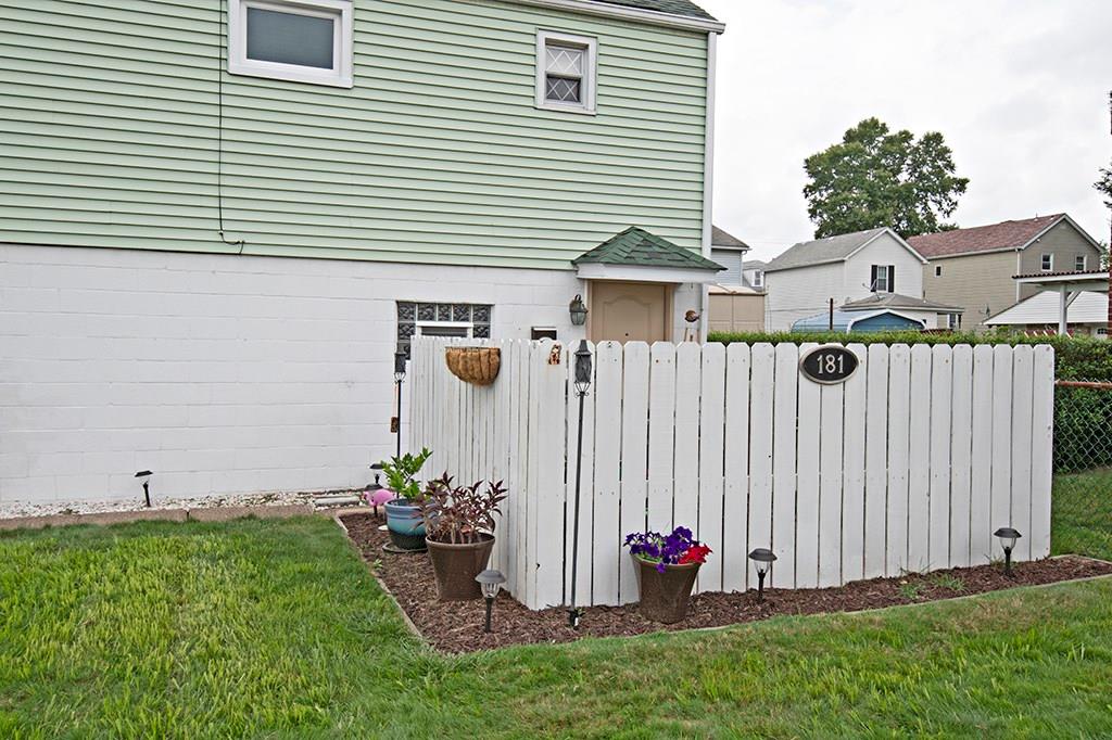 181 Center Street Springdale, PA 15144 - Photo 2 of 17 Gallery Image 2