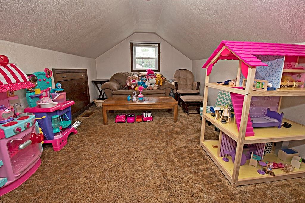 181 Center Street Springdale, PA 15144 - Photo 13 of 17 Gallery Image 13
