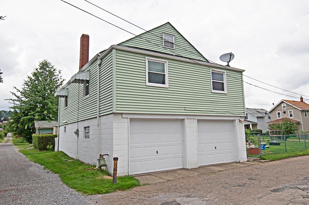181 Center Street Springdale, PA 15144 - Photo 16 of 17 Gallery Image 16